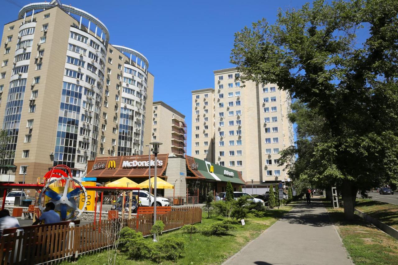 Adt Apartments Almaty Eksteriør billede