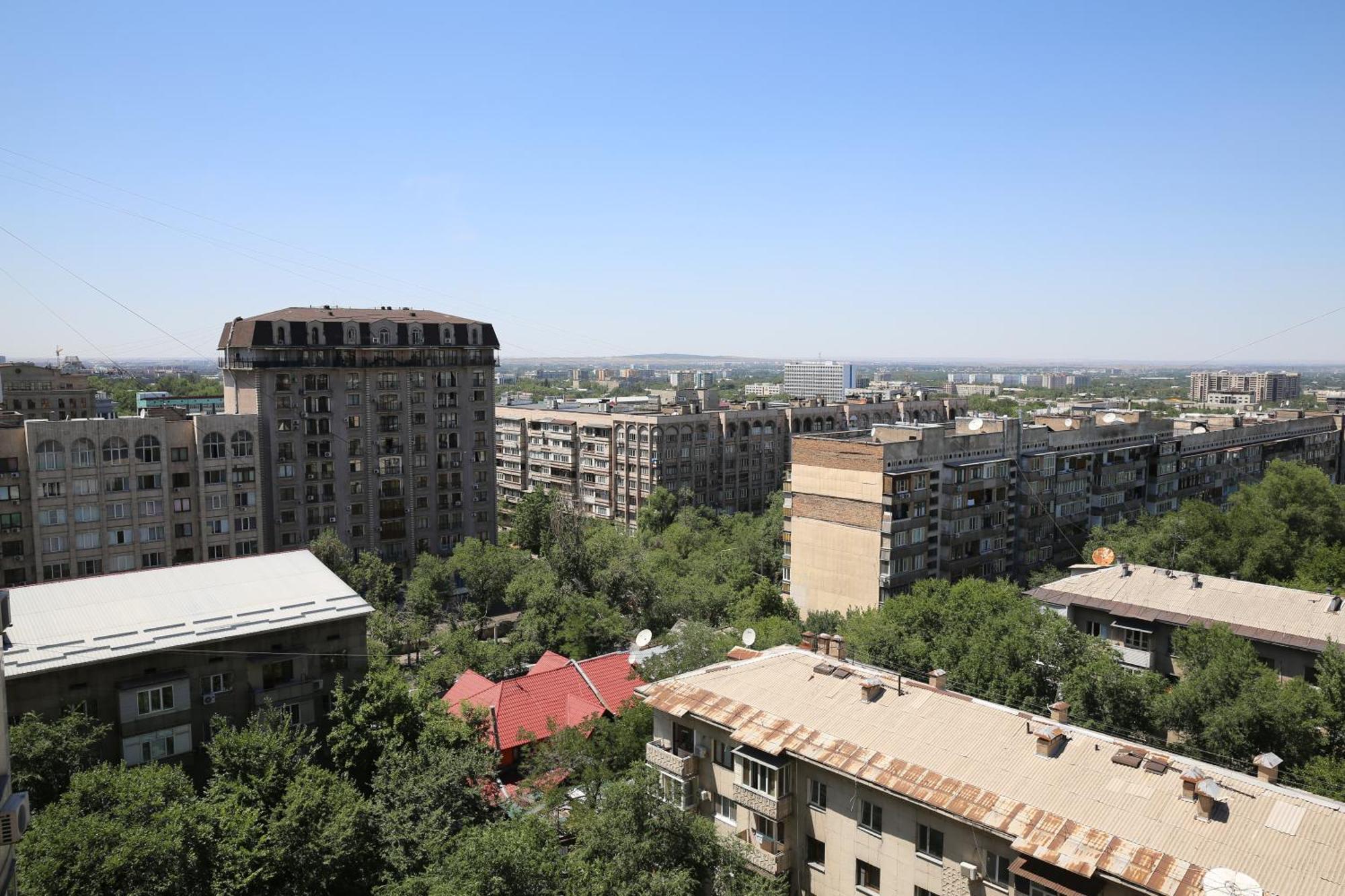 Adt Apartments Almaty Eksteriør billede